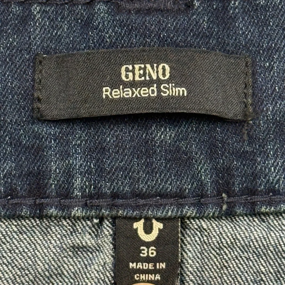 True Religion Men's Geno Relaxed Slim Big T Blue Denim Jeans 36x32 NWT $199.00